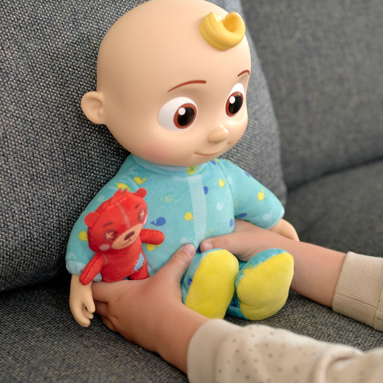 Cocomelon JJ Syngende Dukke - Danske Tale -