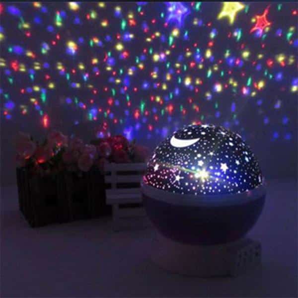 Flot natlampe med stjernehimmel