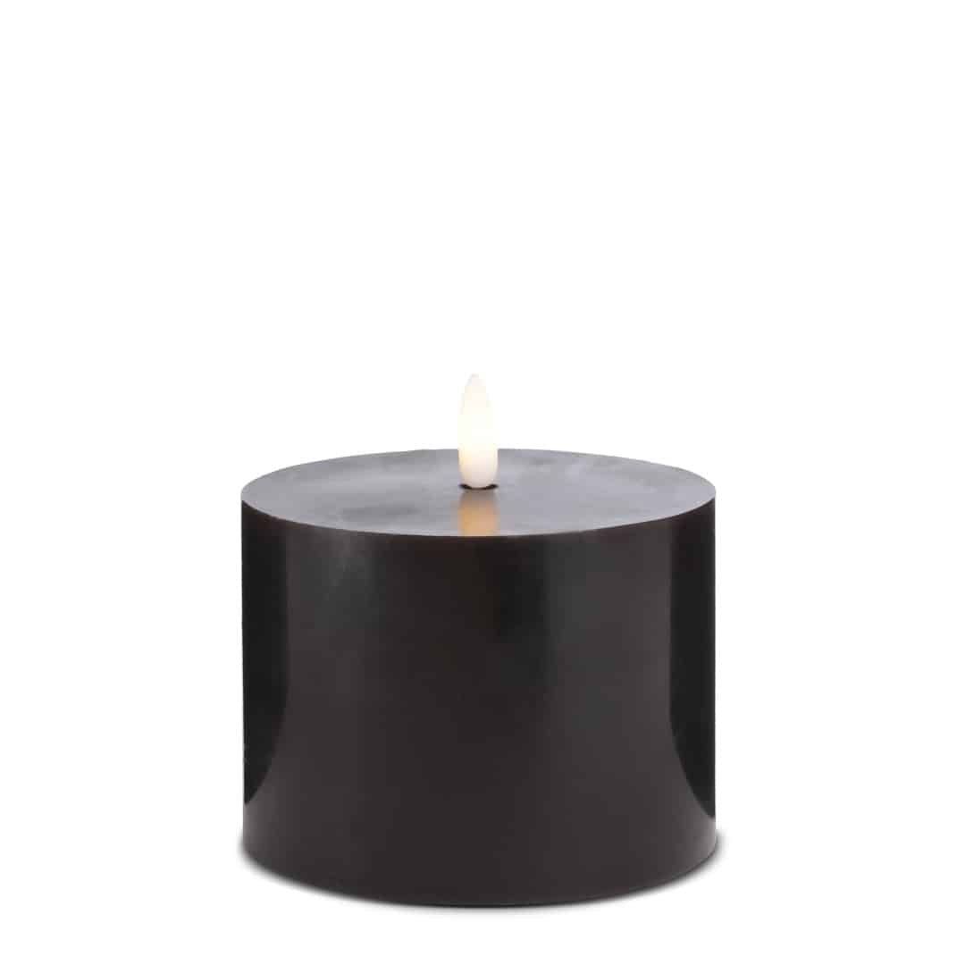 LED Stearinlys - 1 stk. - ø10 x 10 cm - m/3D flamme - (flere farver)