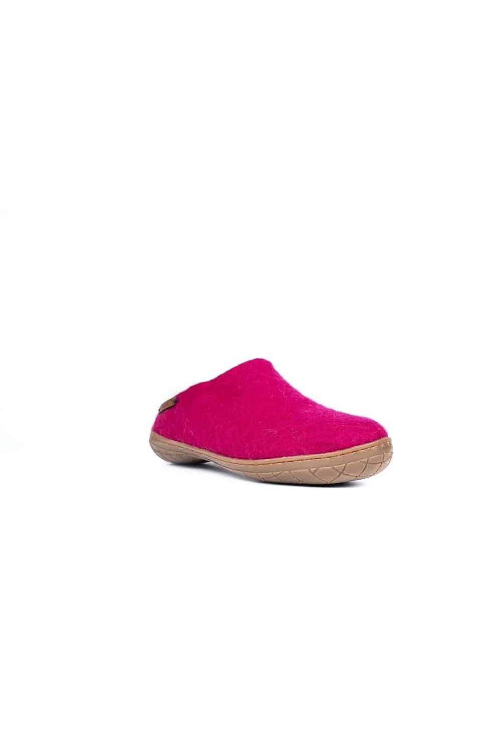Pink sutsko i uld fra SHUS.dk – 100% ren uld, håndlavet, åndbar, og med naturgummisål for komfort og holdbarhed.