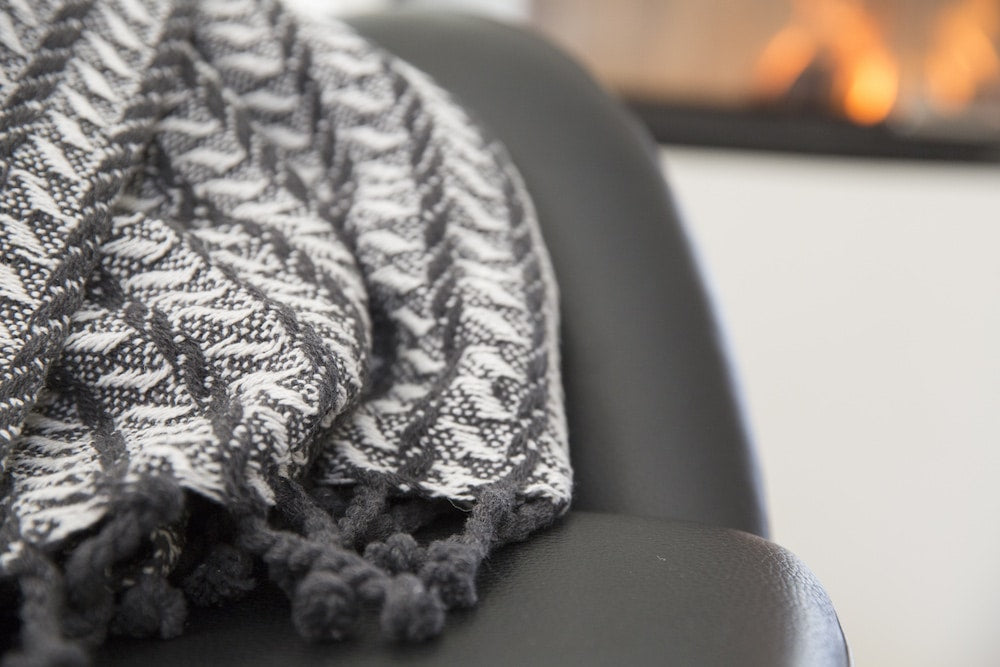 Plaid med frynser i 100% bomuld - 135 x 200 cm. fra Rugs’N’More