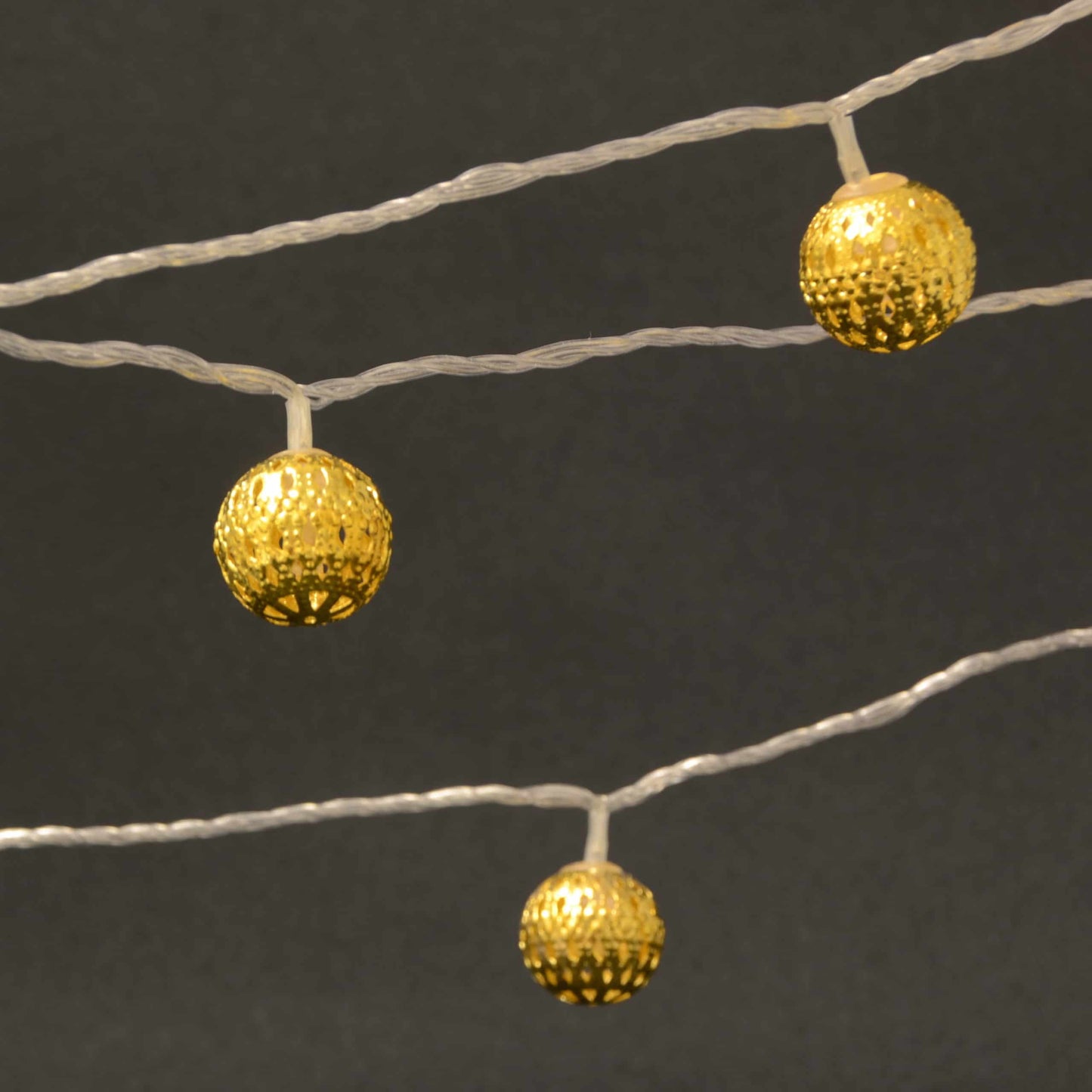 LED-Lyskæde med 20 Kugler - Guld (3 meter)