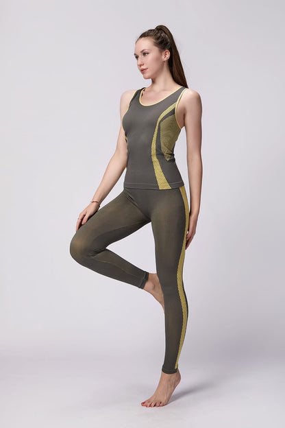 Yoga/træningssæt (fås i flere farver)