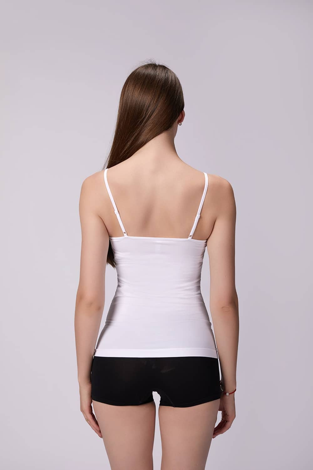 Top med smal strop - pakke med 2 stk (sort og hvid)