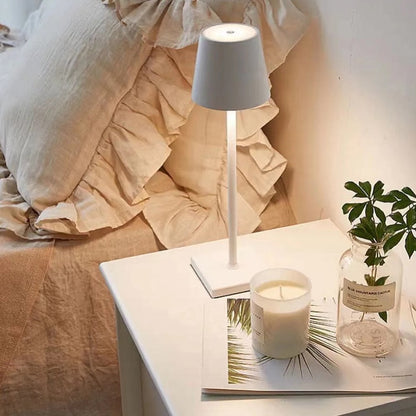 Bordlampe LED m/touch - ledningsfri - 4 farver