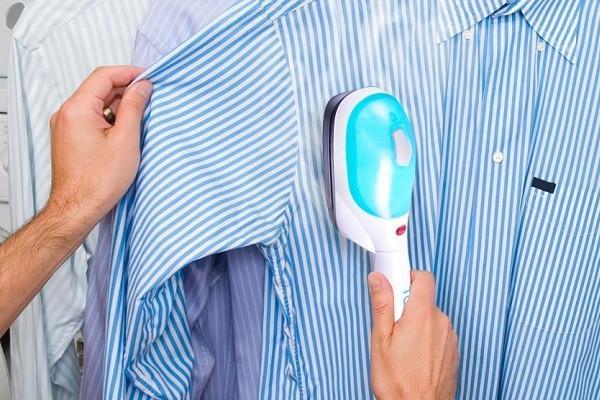 Håndholdt damprenser til tøj &amp; tekstiler