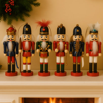 Nøddeknækker figurer i Træ  - 12,5 cm, sæt med 6 figurer -