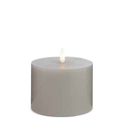 LED Stearinlys - 1 stk. - ø10 x 10 cm - m/3D flamme - (flere farver)