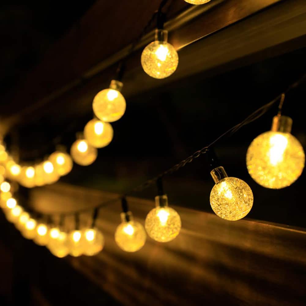 Lyskæde m/30 kugler - oplades via solcellepanel for opladning