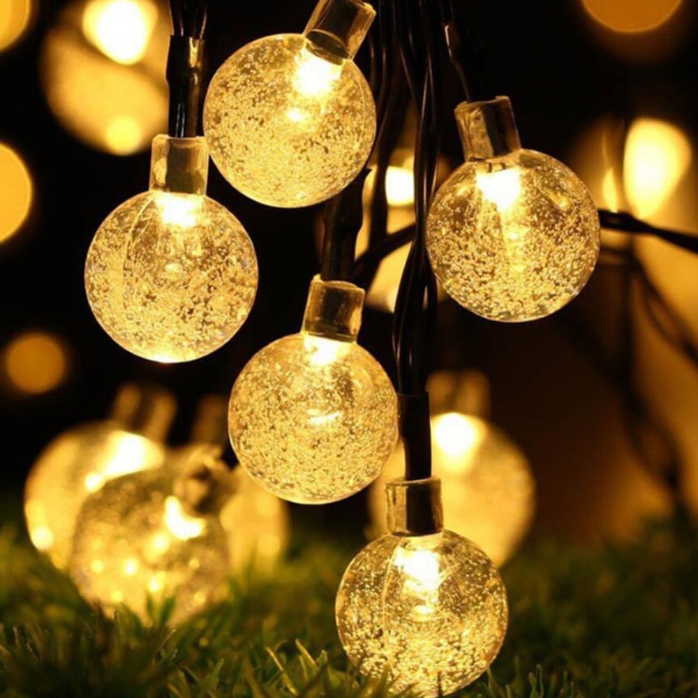 Lyskæde m/30 kugler - oplades via solcellepanel for opladning